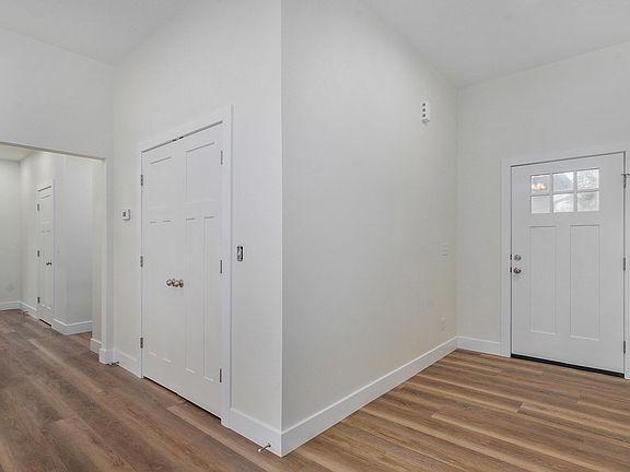 3rd image of 3050 E Bradford Street