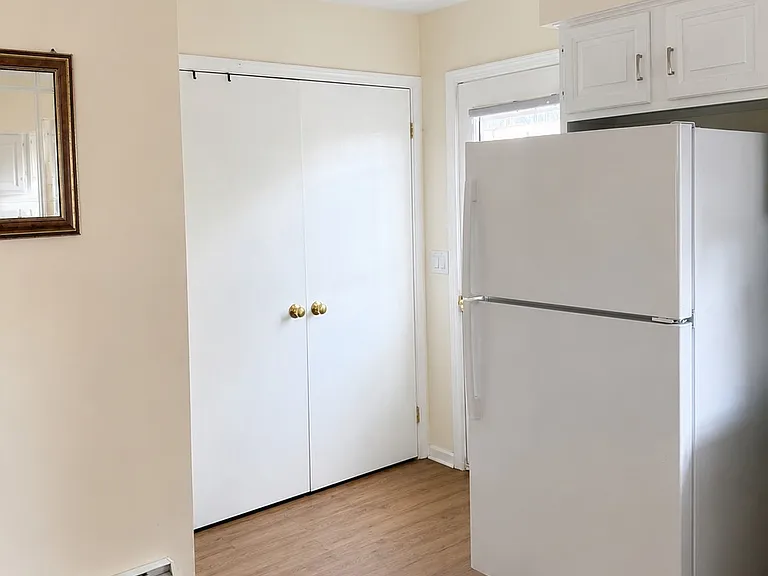 42 Adams Ave #B — Photo 2