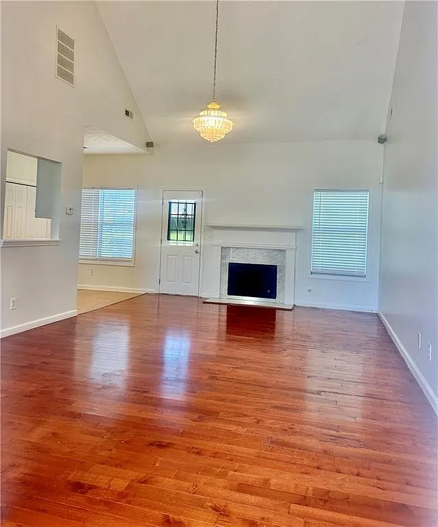 4 bed, 2.0 bath, 1680 sqft, $2,500 — Photo 2