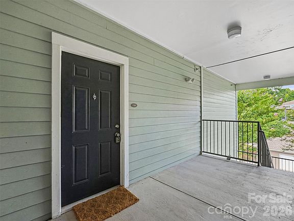 4th image of 200 Vista Lake Dr APT 301