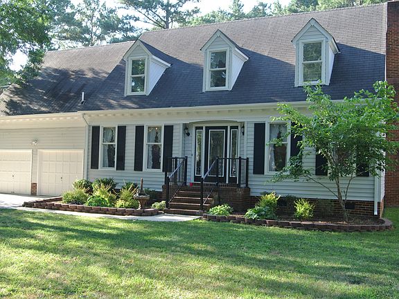 4th image of 220 Royal Oak Dr