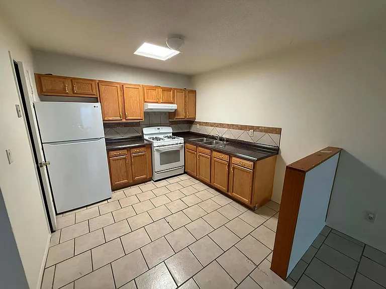 5425 E 30th St #3 — Photo 6