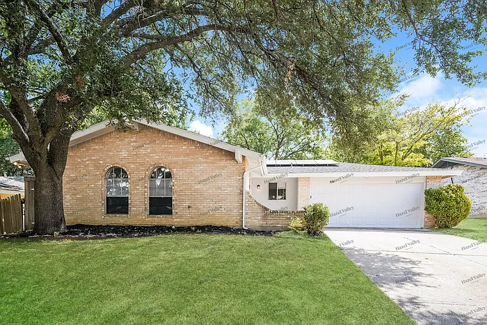 3 bed, 2.0 bath, 1479 sqft, $2,050 — Photo 1