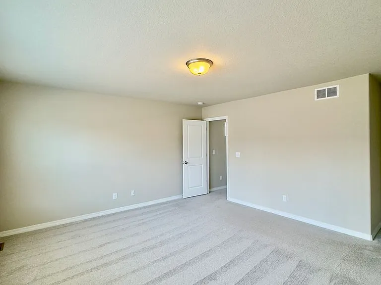 6063 Magma Hts — Photo 9