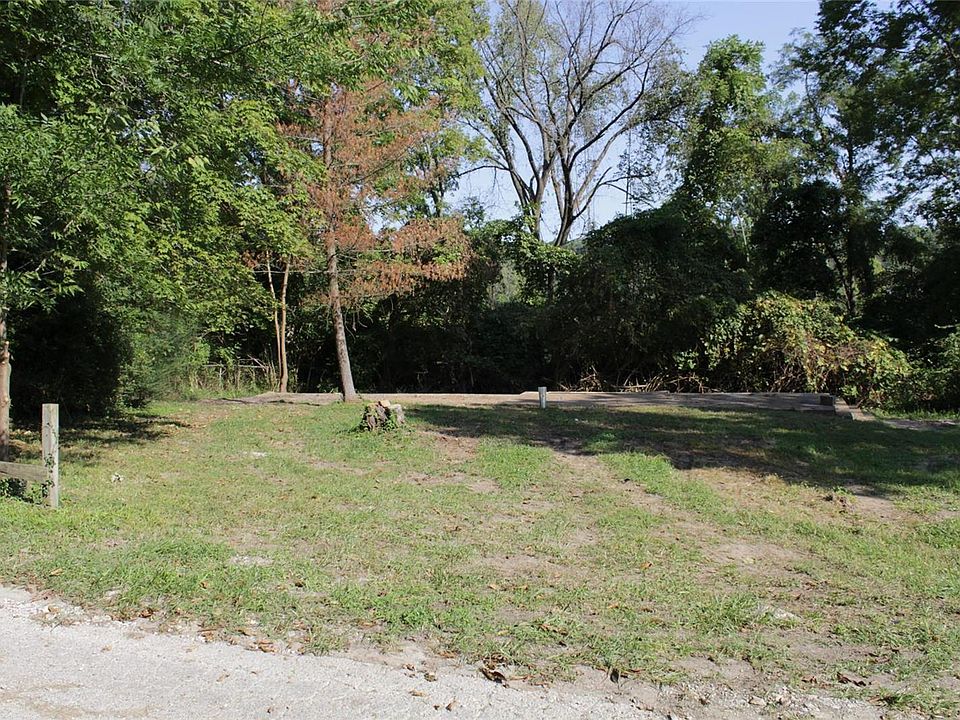 1st image of 150 Flint Dr