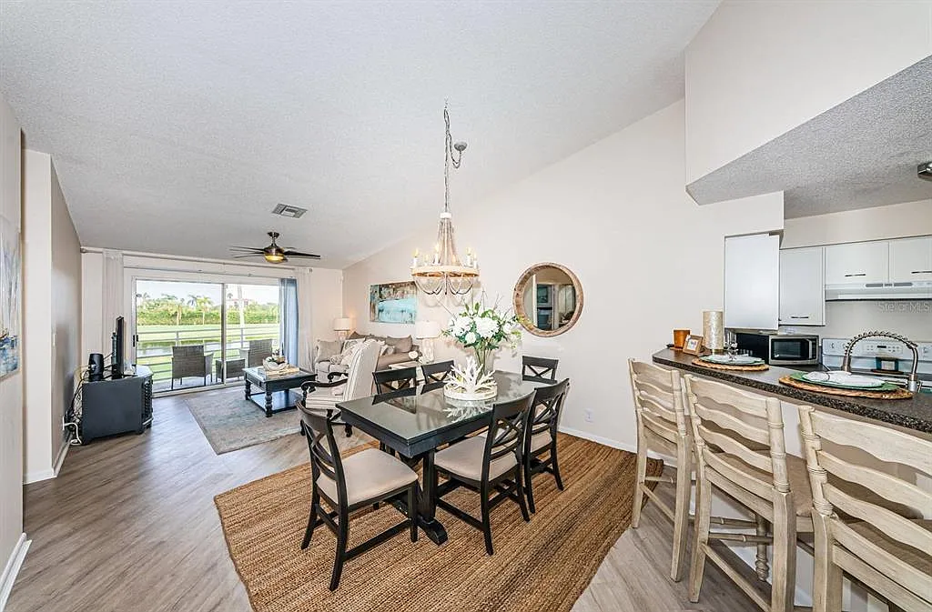 2 bed, 2.0 bath, 1145 sqft, $6,090 — Photo 4