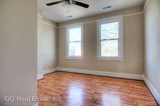 5th image of 3224 Moody Ave