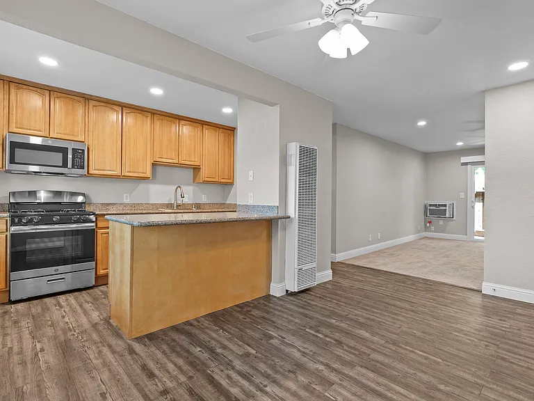 975 Murrieta Blvd #5 — Photo 11