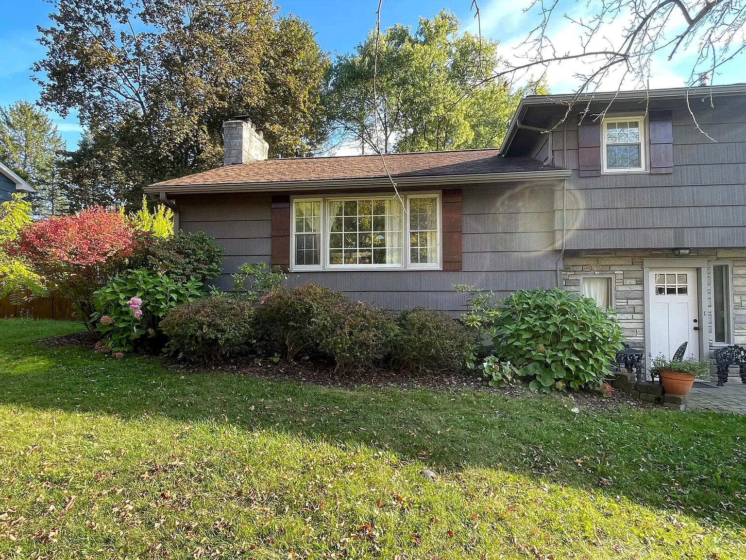 4 bed, 2.5 bath, 1800 sqft, $2,850 — Photo 3