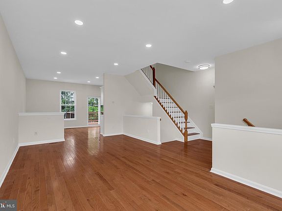 4th image of 10506 Montrose Way