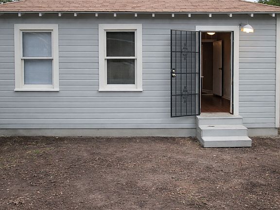 2nd image of 932 Poinsettia St #1