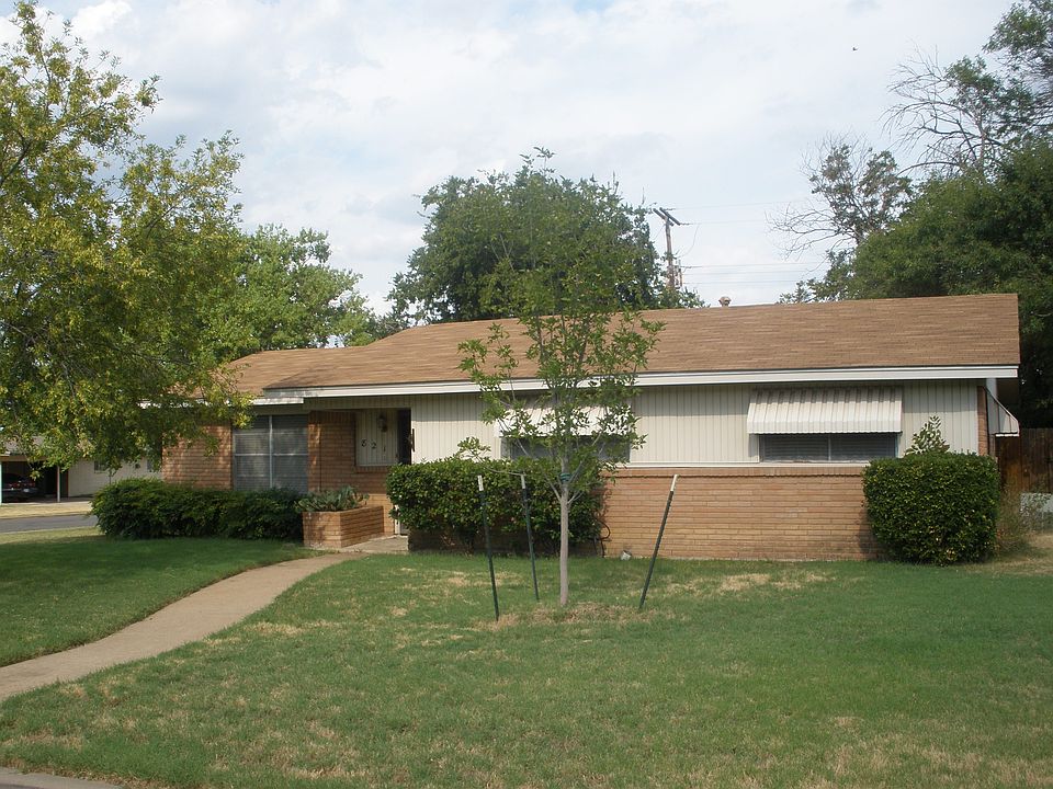 1st image of 821 Dickens Dr