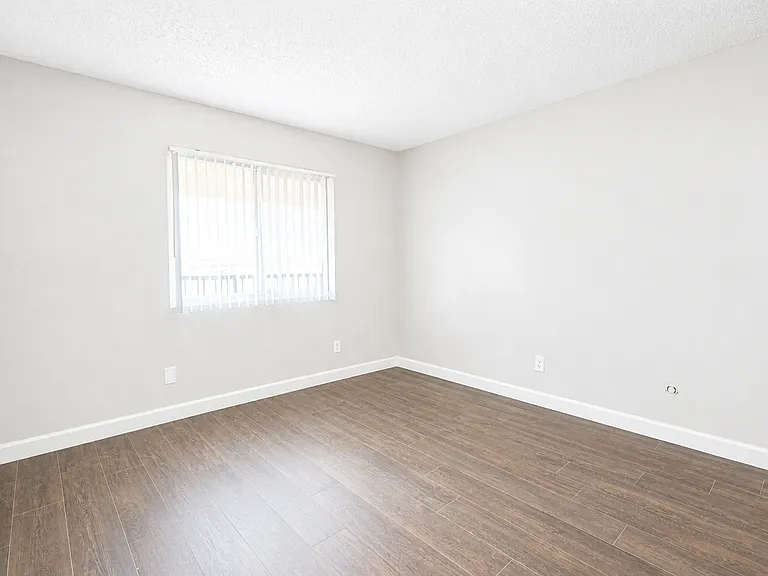 277 S Avenue 52 #1 — Photo 11