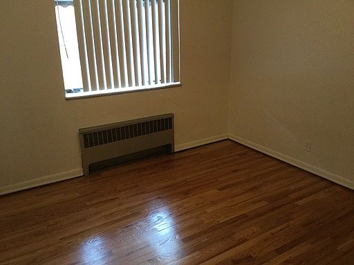 4th image of 1042 Pearl St APT 204
