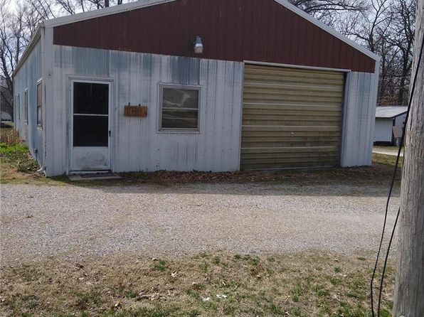 1030 Butler St, Tilden, IL 62292