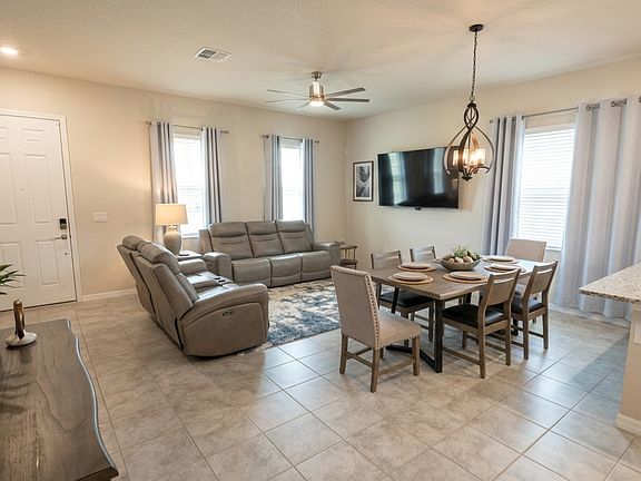 3rd image of 417 Venetian Palms Blvd