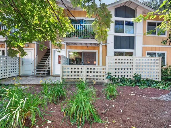 755 14th Ave APT 315, Santa Cruz, CA 95062