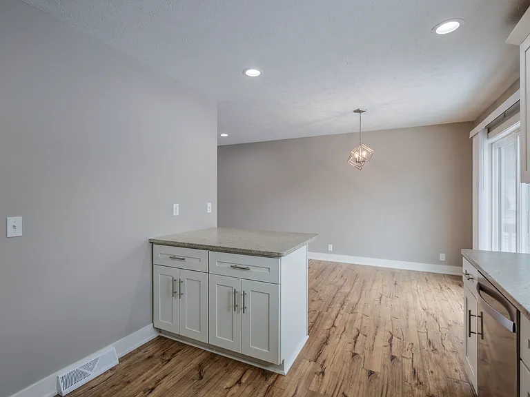 13511 Schirra St — Photo 9