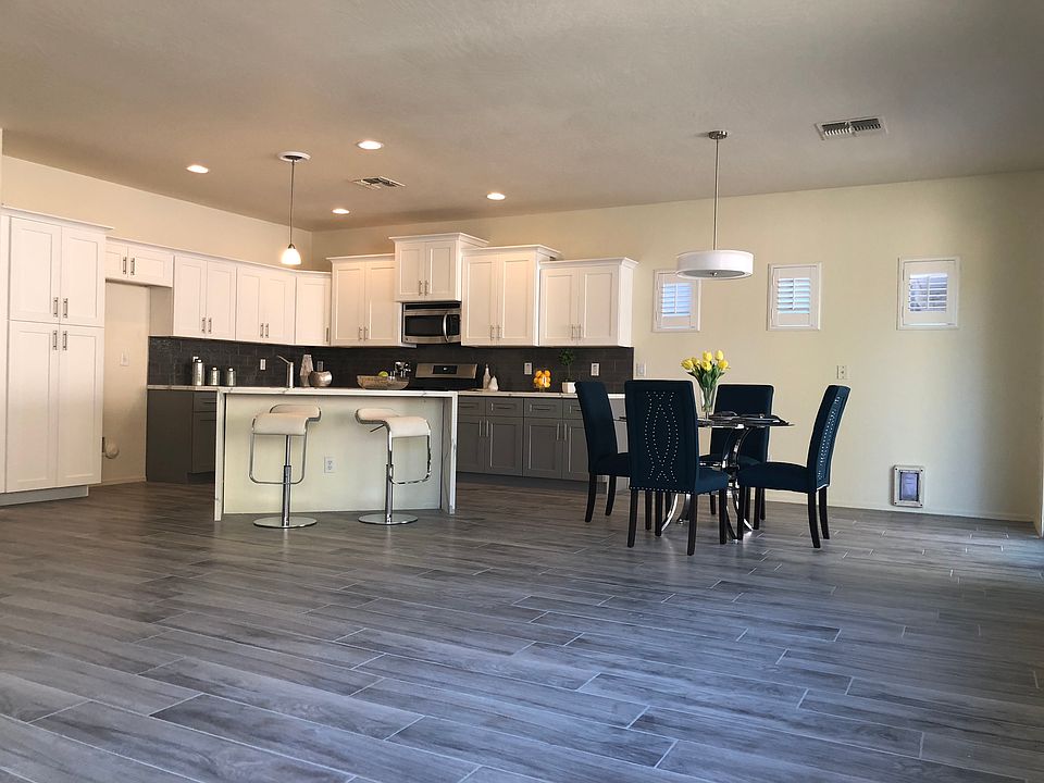 1st image of 2218 W Oyer Ln
