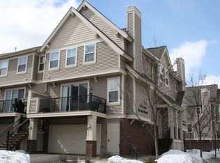 11194 Kinsley St, Eden Prairie, MN 55344