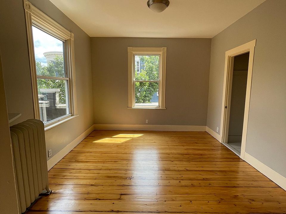 Studio/ Bedroom