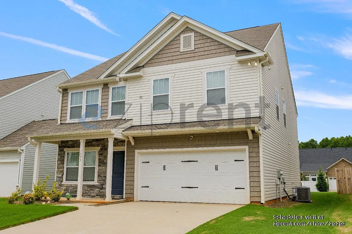 4 bed, 2.5 bath, 2430 sqft, $2,200 — Photo 1