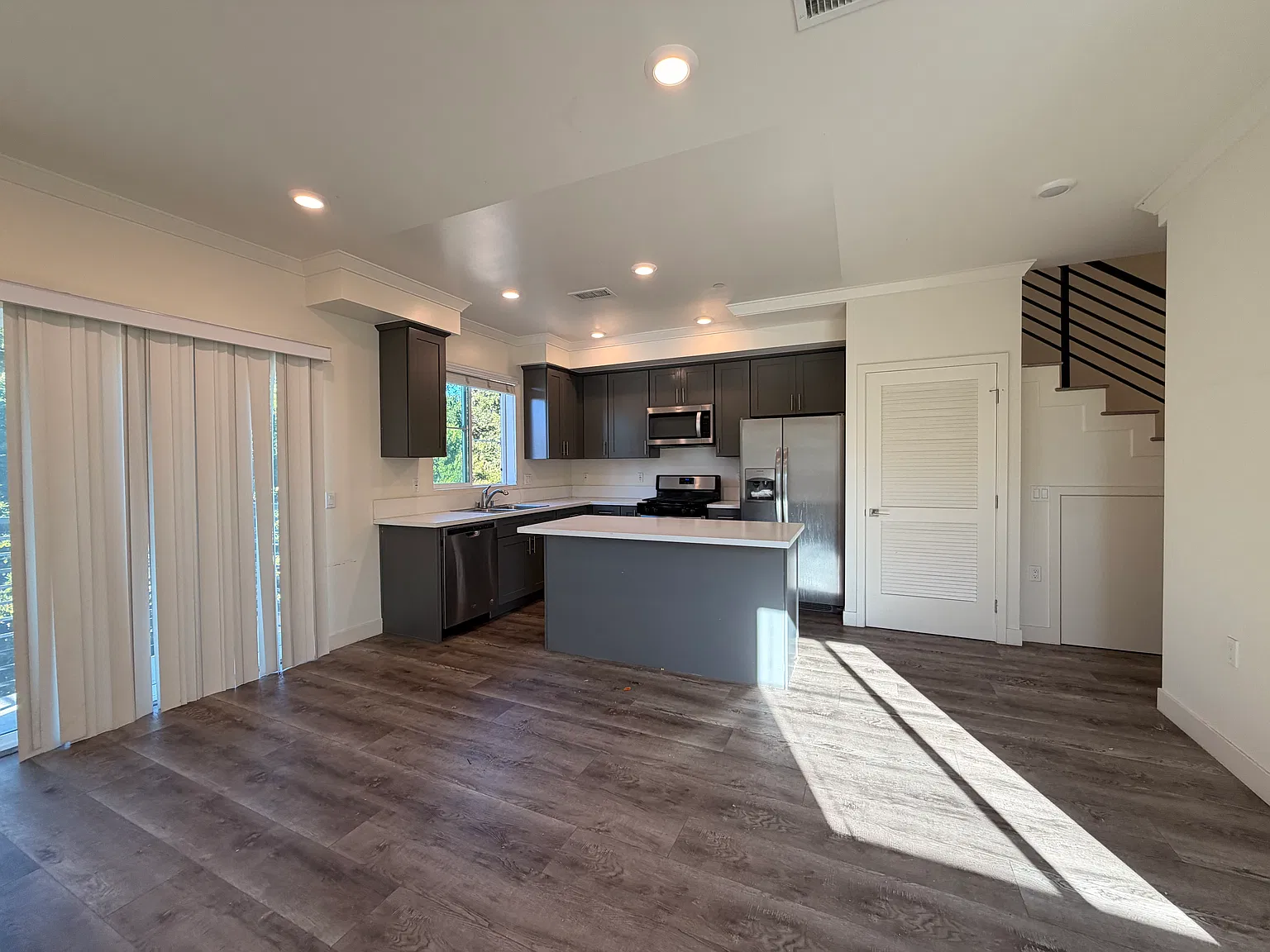 2 bed, 2.5 bath, 1150 sqft, $2,850 — Photo 4