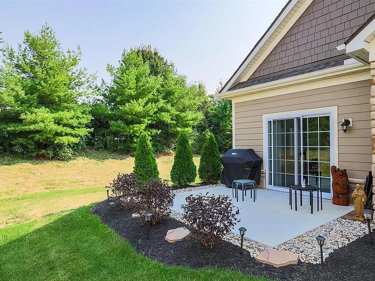 6733 Liberty Cir — Photo 25