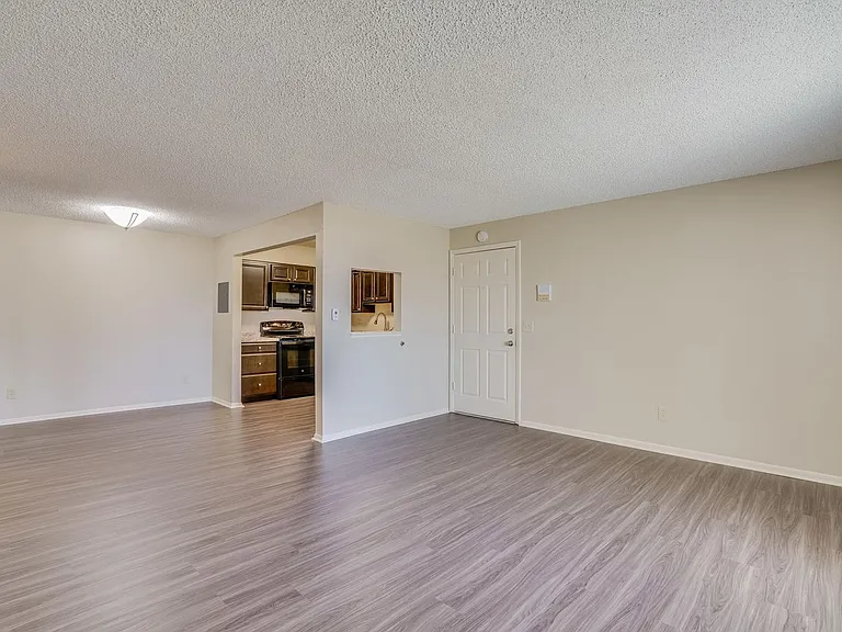 Woodridge Apartments — Photo 48