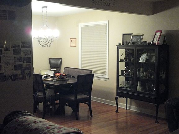 5th image of 10264 Dickens St