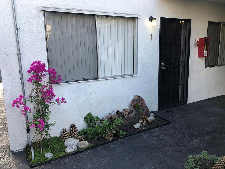 Entrance to Unit.