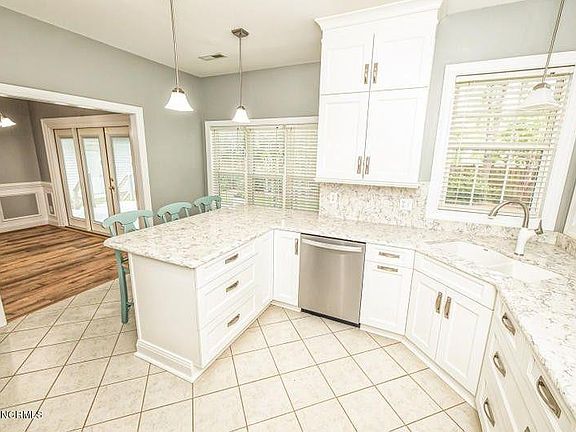 5th image of 1121 Grandiflora Dr