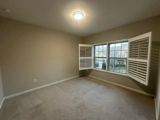 311 Chesterfield Cv — Photo 9