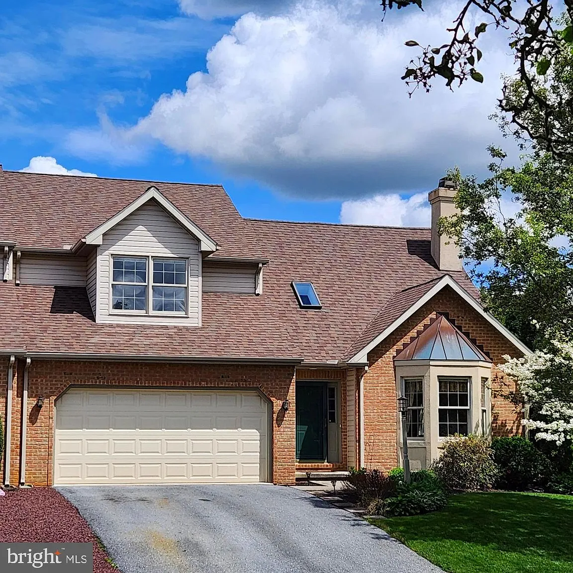 2689 Cobblestone Ln photo 1