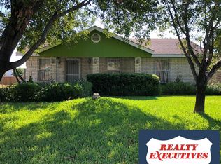 1525 Paseo De Encinal Dr, Eagle Pass, TX 78852