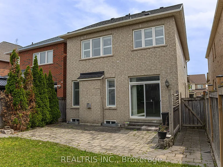 7 Mantle Ave — Photo 3