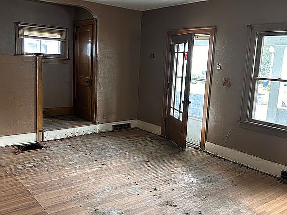 2nd image of 522 Shasta Dr