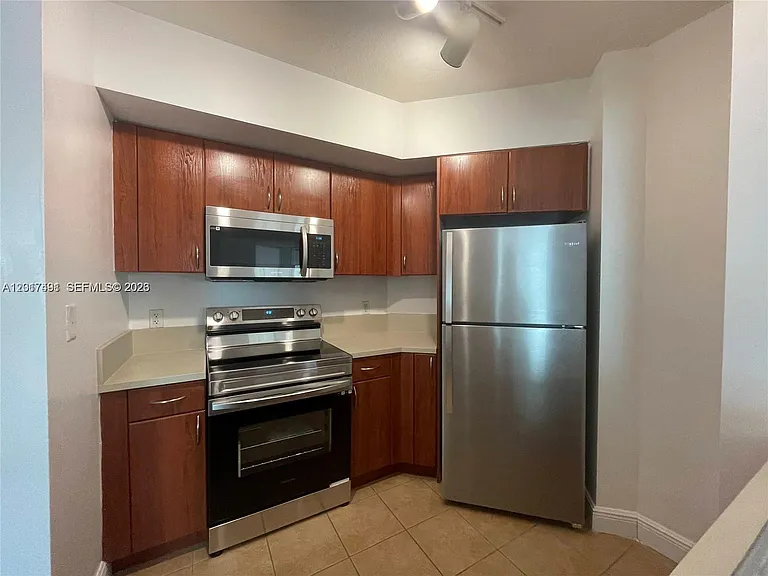 9201 Collins Ave #321 — Photo 6