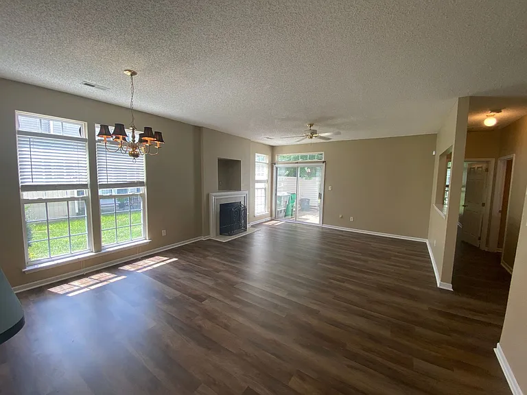 5422 Waverly Lynn Ln — Photo 8