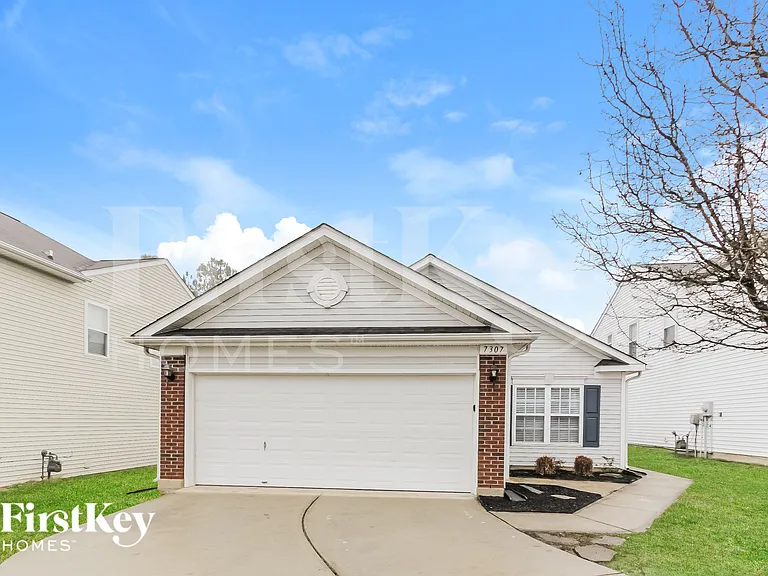 7307 Woodbourne Ln — Photo 3
