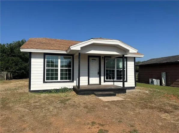 705 N Navajoe St, Altus, OK 73521