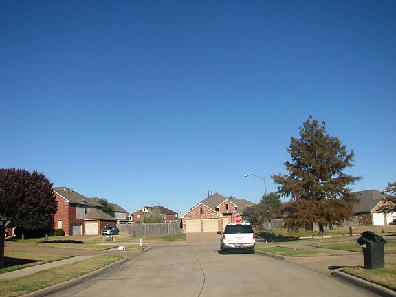 5th image of 813 Caraway Ln