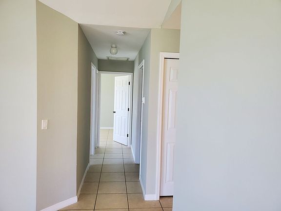 4th image of 4616-4618 24th St SW #5bd029a4e