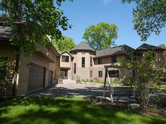 2nd image of 2700 Gemini Ln #1