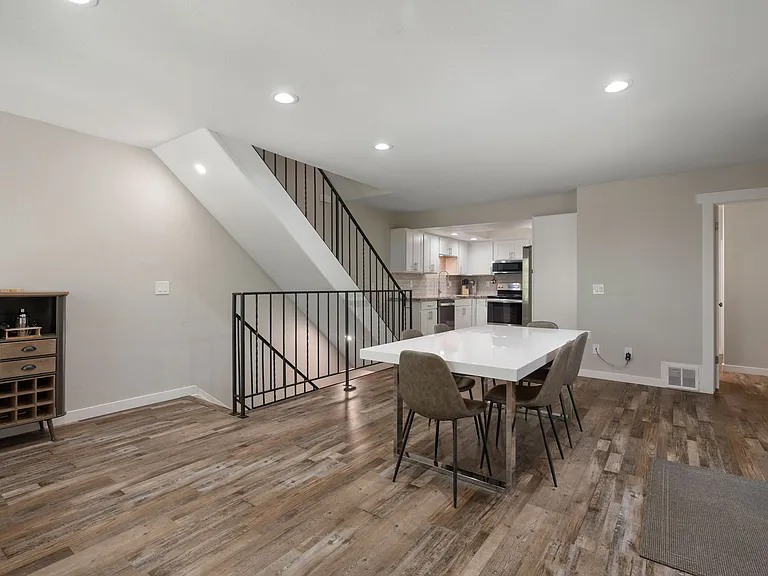 100 Lake Village Dr — Photo 14