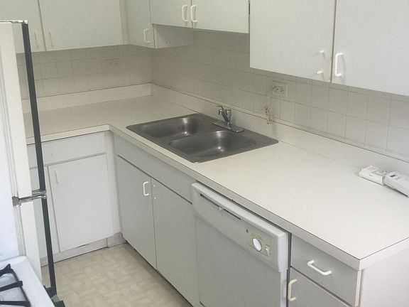 2nd image of 1438 W Balmoral Ave