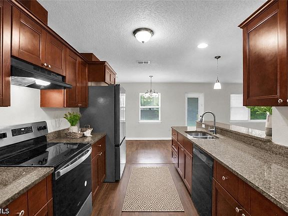 5th image of 1090 Parnell Ct