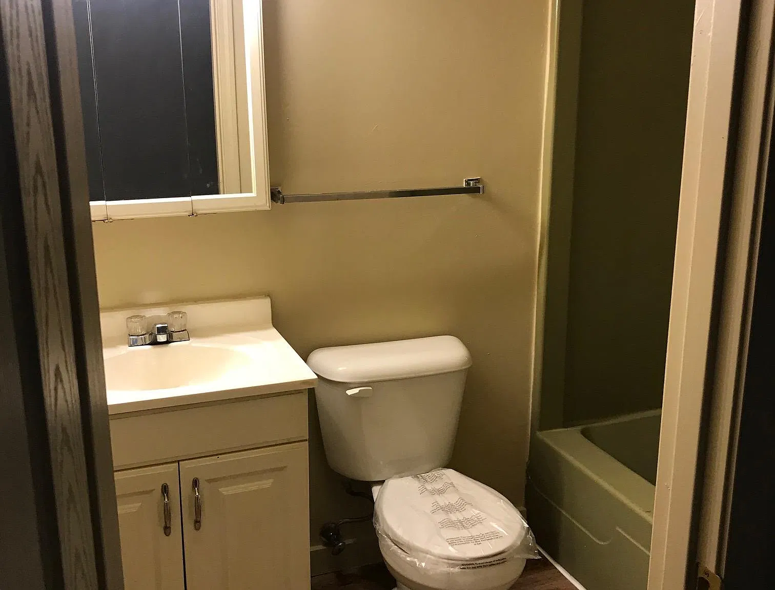 1 bed, $1,050 — Photo 4