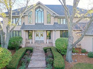 17 Spring Creek Dr, South Barrington, IL 60010