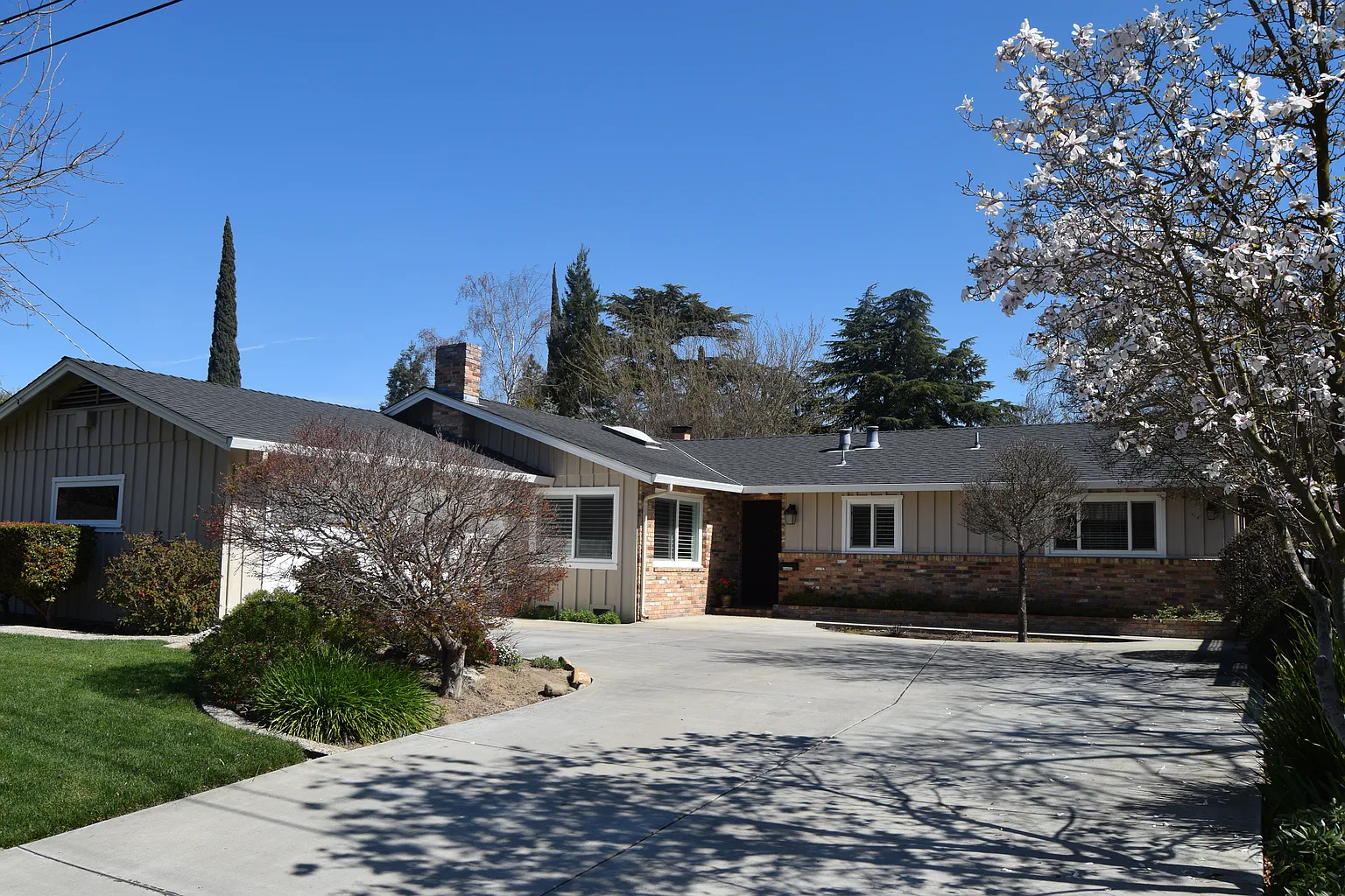 1022 Amherst Ave photo 1